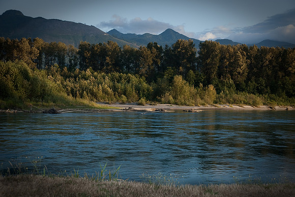 Skagit River 24x16 standout